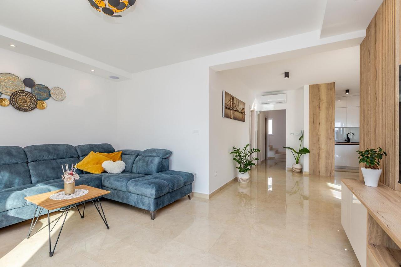 Holiday House Villa Andro Пинезичи Экстерьер фото