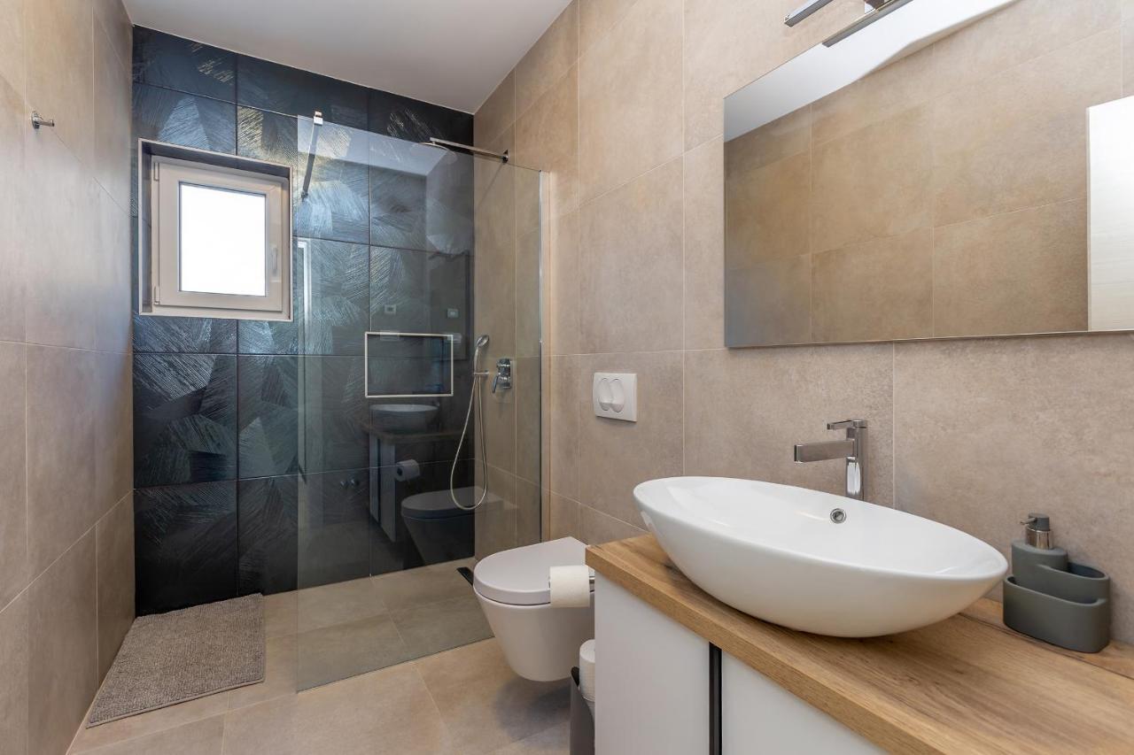 Holiday House Villa Andro Пинезичи Экстерьер фото